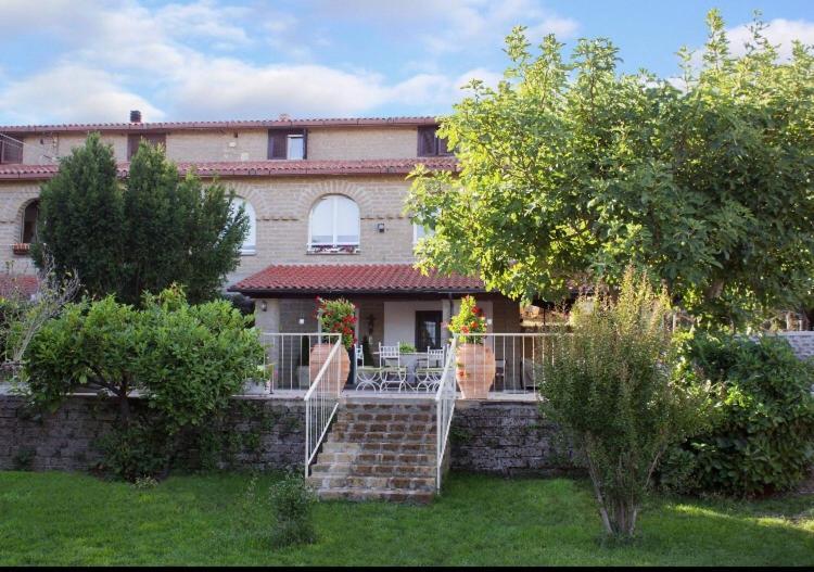 Favoloso Appartamento In Villa Monterosi Exteriör bild